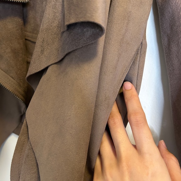 Vigoss Faux Suede Jacket with Drape Collar - Size Small - Picture 12 of 12